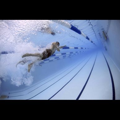 川崎のスイミングスクールでは丁寧な個人レッスンを行っております